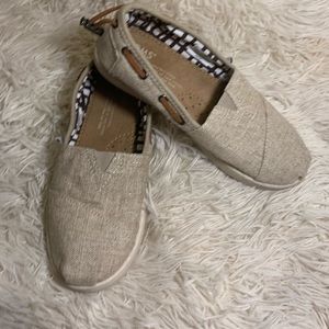 Brand new kids Burlap Toms
